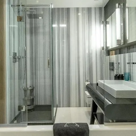 Villa 8bdr Elegant And Modern Chalet With Pool