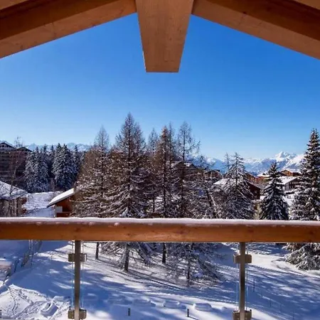 8bdr Elegant And Modern Chalet With Pool Lens