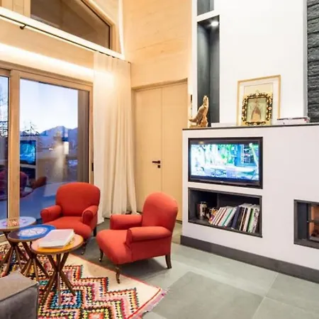 וילה 8bdr Elegant And Modern Chalet With Pool Lens